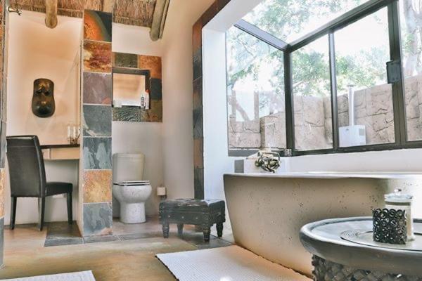 Tshukudiba Game Lodge Tom Burke Exterior foto