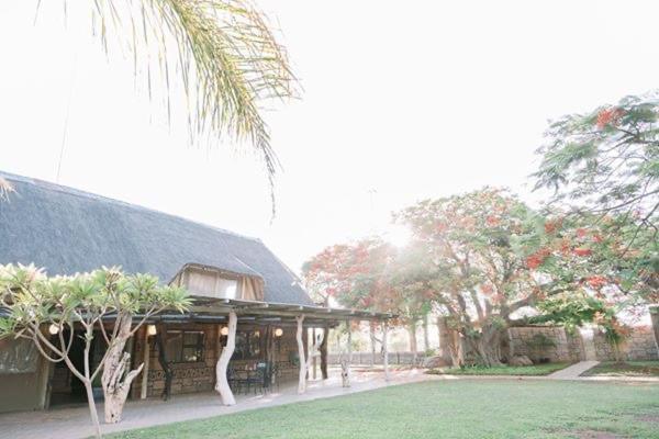 Tshukudiba Game Lodge Tom Burke Exterior foto