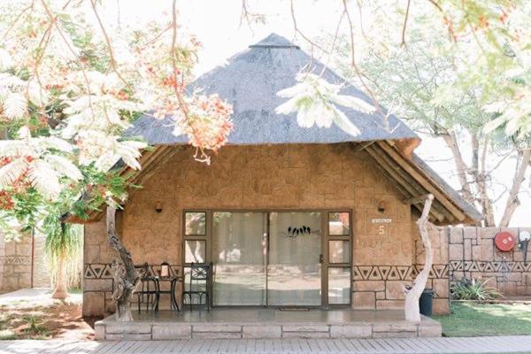 Tshukudiba Game Lodge Tom Burke Exterior foto